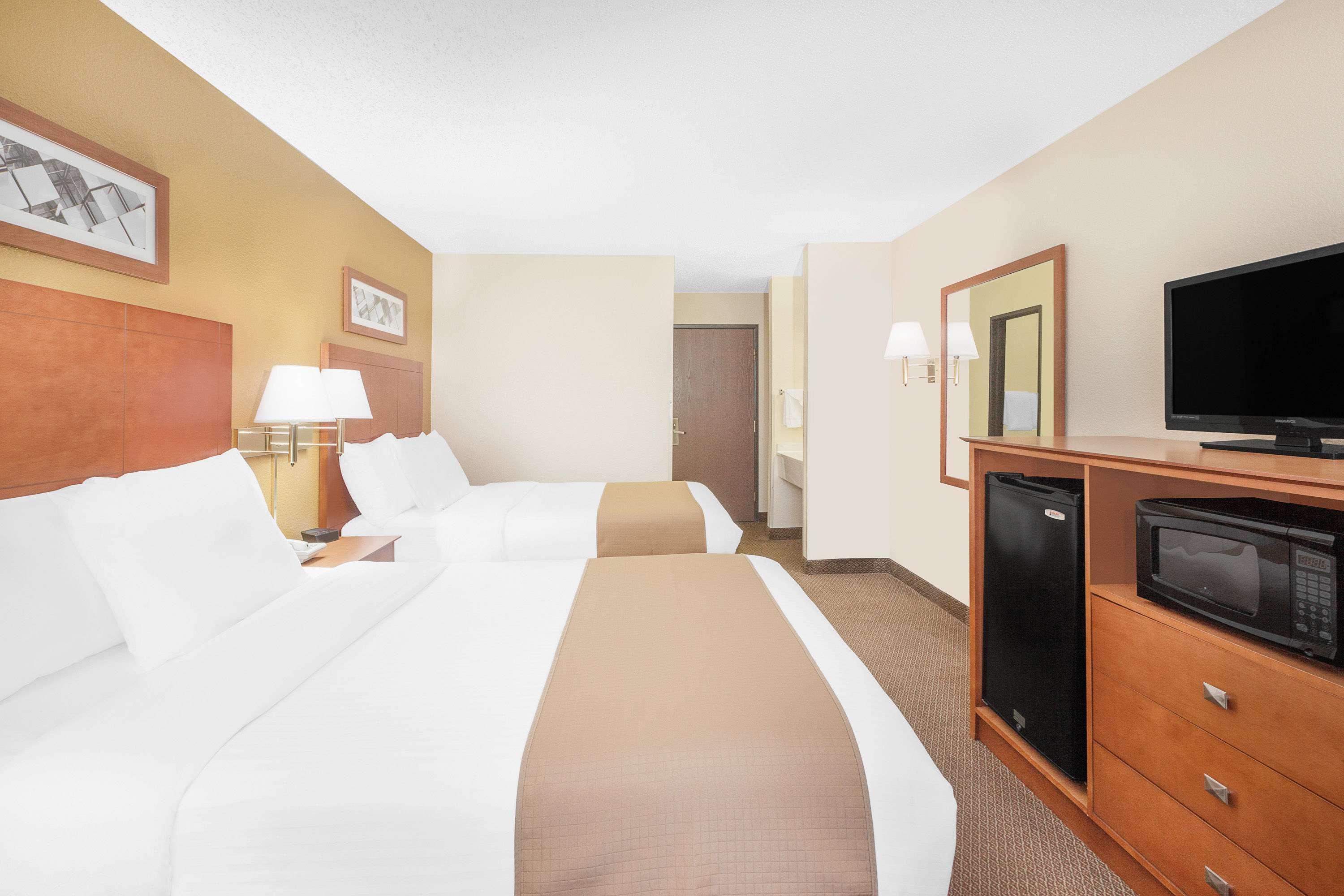 Baymont By Wyndham Port Huron Exterior foto