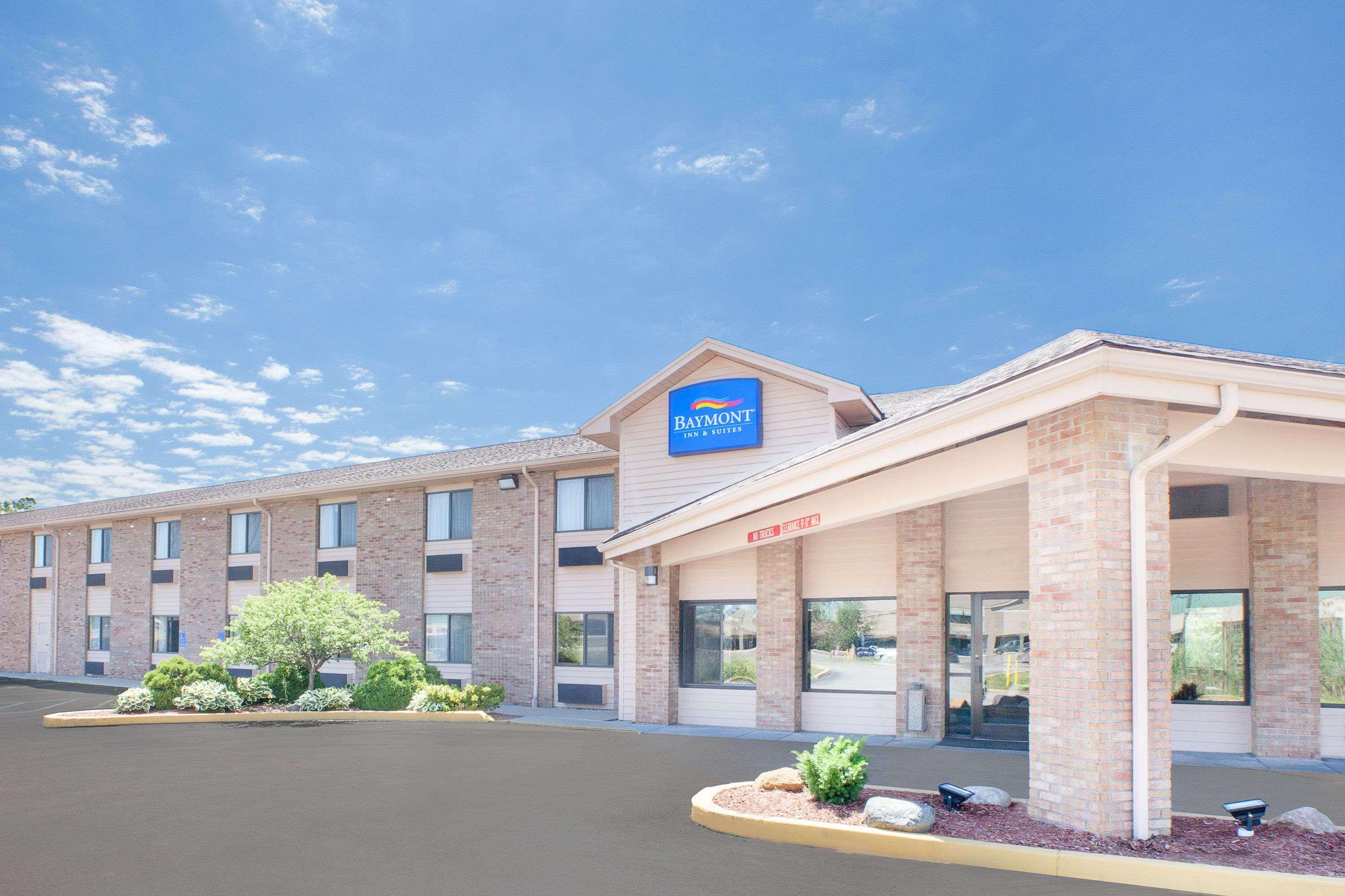Baymont By Wyndham Port Huron Exterior foto